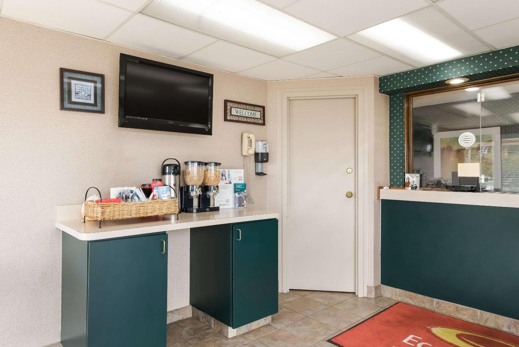 Econo Lodge North Washington Esterno foto