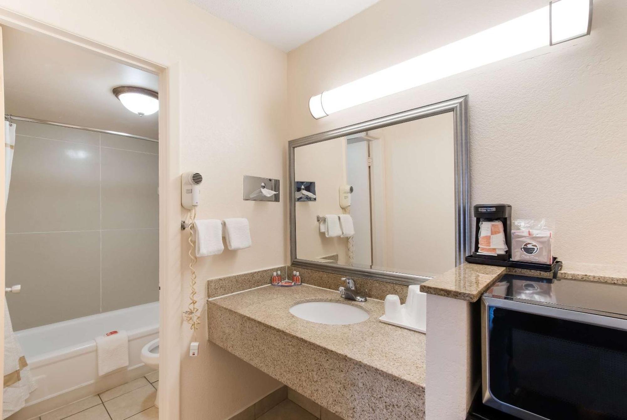 Econo Lodge North Washington Esterno foto